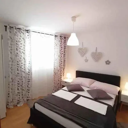 Two-bedroom In Lxxxix Apartament Crikvenica
