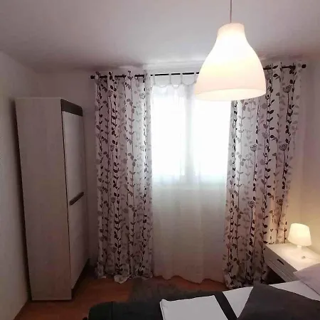 Two-bedroom In Lxxxix Apartament Crikvenica